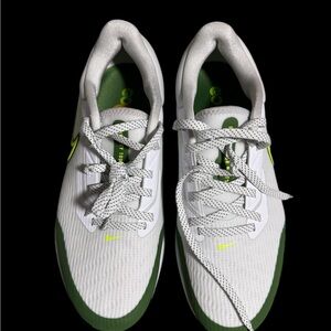 New men’s Nike golf shoes size 8
